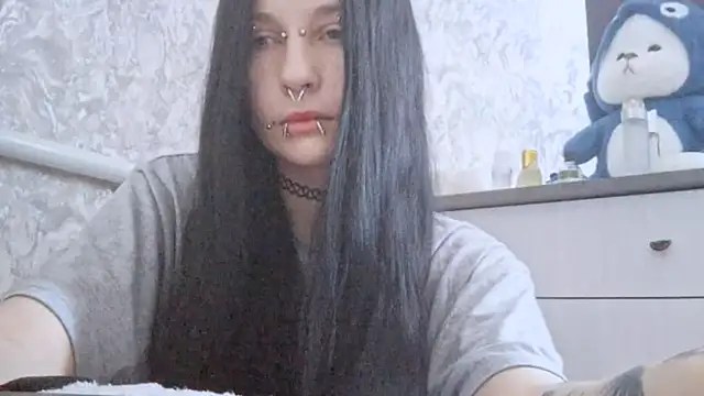 KrissyHiott online show from 06/16/26, 04:23