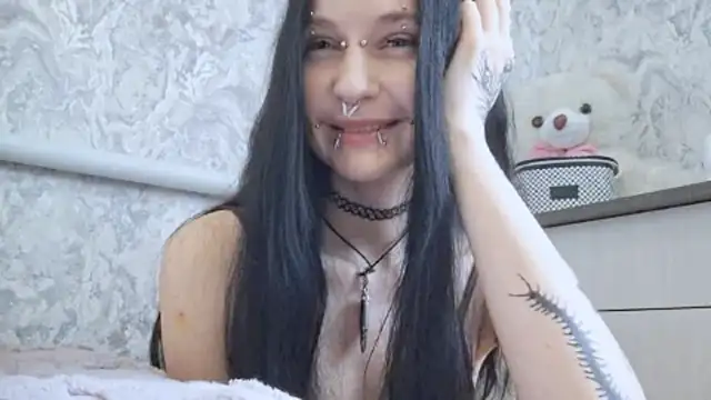 KrissyHiott online show from 06/15/26, 04:23