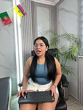 ValentinaLuciana online show from 06/15/26, 01:11