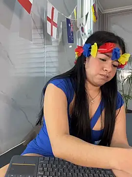 ValentinaLuciana online show from 06/18/26, 03:39