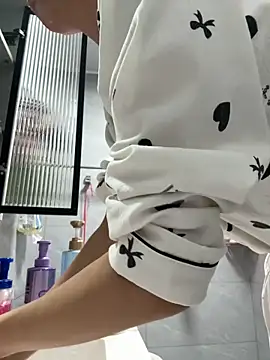 Snapshot of Xiao_Mao_meow chatting on 06/11/26, 12:32 Xiao Mao meow online show from 06/11/26, 12:32