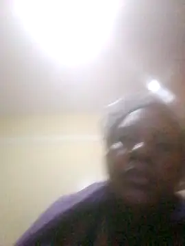 Snapshot of Creamymom4 chatting on 06/17/26, 09:41 Creamymom4 online show from 06/17/26, 09:41