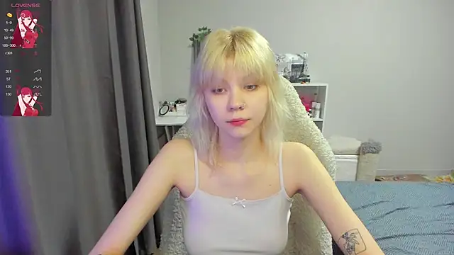 Snapshot of voguecaroline chatting on 06/30/26, 08:09 voguecaroline online show from 06/30/26, 08:09
