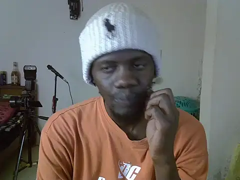 Snapshot of Thee_Biggest chatting on 06/09/26, 05:03 Thee Biggest online show from 06/09/26, 05:03