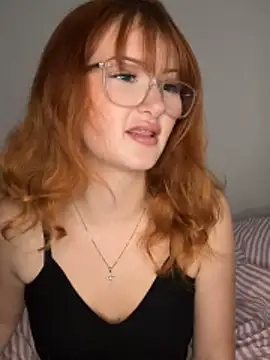 Snapshot of BunnyandBrookes_ chatting on 06/18/26, 11:04 BunnyandBrookes online show from 06/18/26, 11:04
