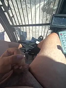 Snapshot of Leiter95 chatting on 07/10/26, 10:04 Leiter95 online show from 07/10/26, 10:04
