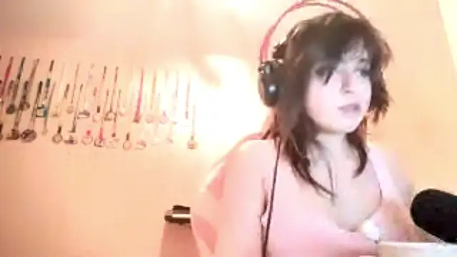 bunnyhoneylovehands online show from 06/12/26, 09:56