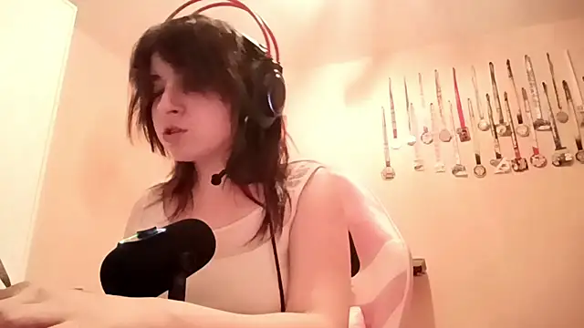 bunnyhoneylovehands online show from 06/09/26, 09:49