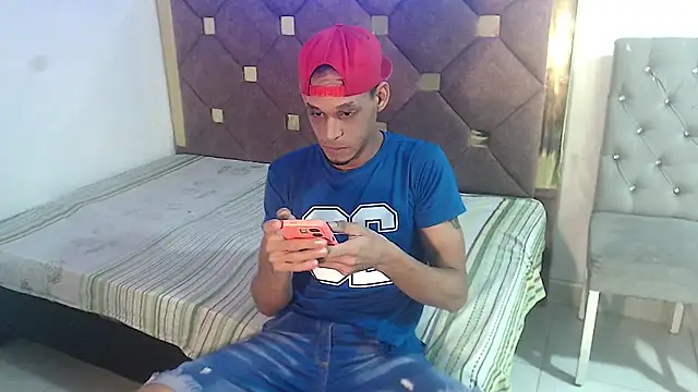 Snapshot of Brendt_Hotx chatting on 06/14/26, 01:35 Brendt Hotx online show from 06/14/26, 01:35
