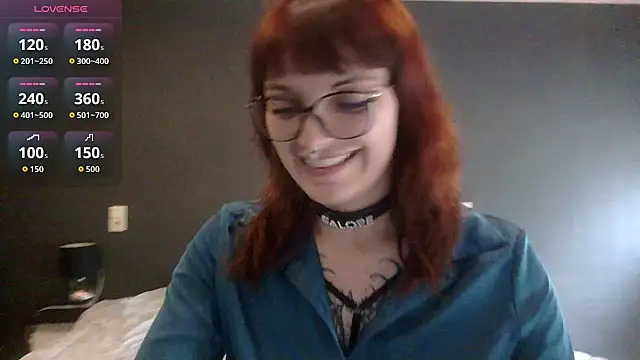 Snapshot of Roxane_Bloodycherry chatting on 06/18/26, 04:23 Roxane Bloodycherry online show from 06/18/26, 04:23