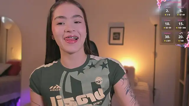 Snapshot of LizzyColins chatting on 07/02/26, 01:17 LizzyColins online show from 07/02/26, 01:17