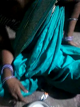 Snapshot of desiwife123coupl chatting on 07/03/26, 05:08 desiwife123coupl online show from 07/03/26, 05:08