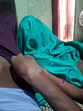 Snapshot of desiwife123coupl chatting on 06/30/26, 06:46 desiwife123coupl online show from 06/30/26, 06:46
