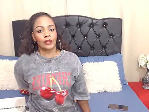 NicoleChanell04 online show from 06/07/26, 12:05