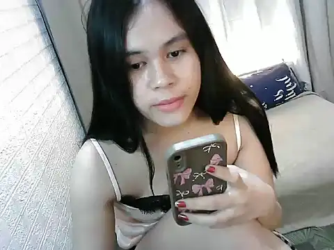Snapshot of Yourslut_Angelx chatting on 06/07/26, 03:12 Yourslut Angelx online show from 06/07/26, 03:12