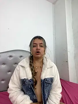 azulskyer online show from 06/11/26, 02:53