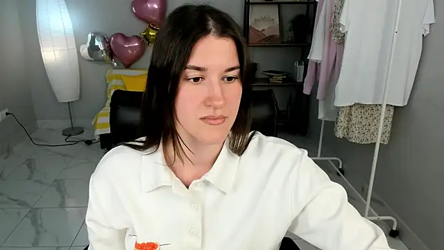Elizabeth Kim online show from 06/01/26, 01:22