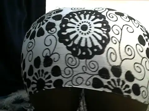 Snapshot of Sweetass-B chatting on 07/05/26, 11:39 Sweetass-B online show from 07/05/26, 11:39