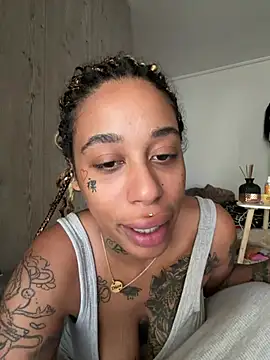 Snapshot of Kira_nyxx chatting on 07/03/26, 12:22 Kira nyxx online show from 07/03/26, 12:22