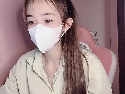Snapshot of Alee8668 chatting on 07/04/26, 03:46 Alee8668 online show from 07/04/26, 03:46