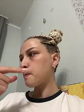 Snapshot of Milkaaaaaaa chatting on 06/16/26, 02:17 Milkaaaaaaa online show from 06/16/26, 02:17