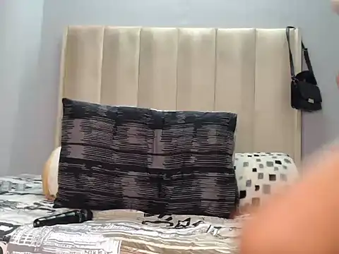 QueenZara 202 online show from 06/26/26, 02:45