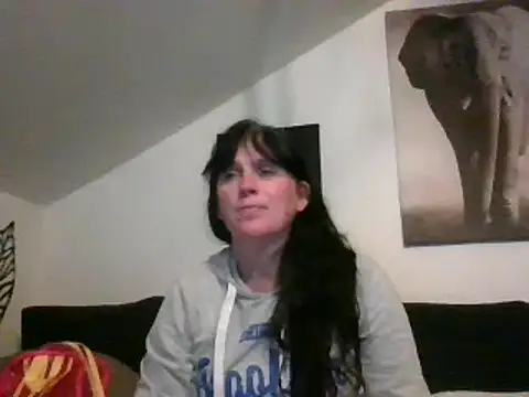 Snapshot of sexujuly88 chatting on 10/01/25, 08:24 sexujuly88 online show from 10/01/25, 08:24