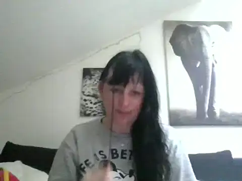 Snapshot of sexujuly88 chatting on 03/20/25, 06:52 sexujuly88 online show from 03/20/25, 06:52