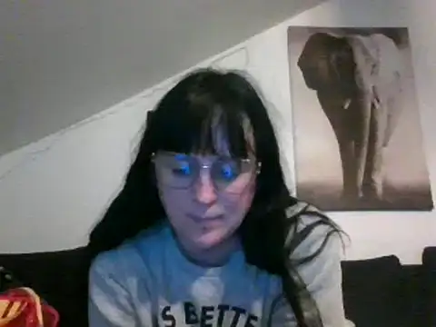 Snapshot of sexujuly88 chatting on 02/17/25, 10:05 sexujuly88 online show from 02/17/25, 10:05