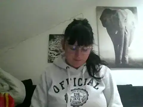 Snapshot of sexujuly88 chatting on 02/25/25, 08:25 sexujuly88 online show from 02/25/25, 08:25