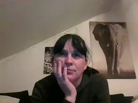 Snapshot of sexujuly88 chatting on 02/14/25, 10:14 sexujuly88 online show from 02/14/25, 10:14