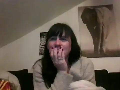 Snapshot of sexujuly88 chatting on 10/14/25, 09:36 sexujuly88 online show from 10/14/25, 09:36