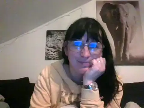 Snapshot of sexujuly88 chatting on 03/03/25, 10:10 sexujuly88 online show from 03/03/25, 10:10