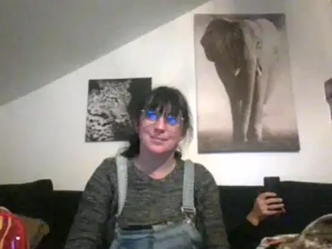 Snapshot of sexujuly88 chatting on 10/24/25, 09:36 sexujuly88 online show from 10/24/25, 09:36