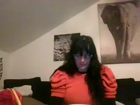 Snapshot of sexujuly88 chatting on 11/02/25, 10:15 sexujuly88 online show from 11/02/25, 10:15