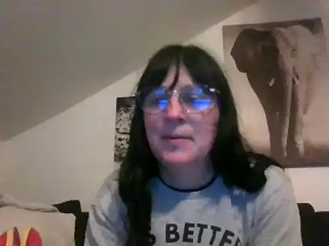 Snapshot of sexujuly88 chatting on 10/22/25, 09:24 sexujuly88 online show from 10/22/25, 09:24