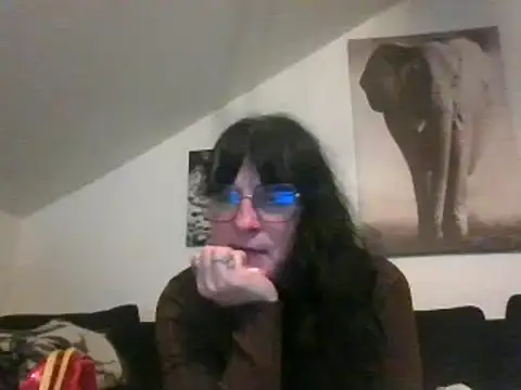 Snapshot of sexujuly88 chatting on 10/07/25, 09:16 sexujuly88 online show from 10/07/25, 09:16