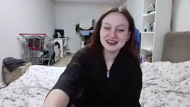 LoiseLovetto online show from 06/24/26, 05:22