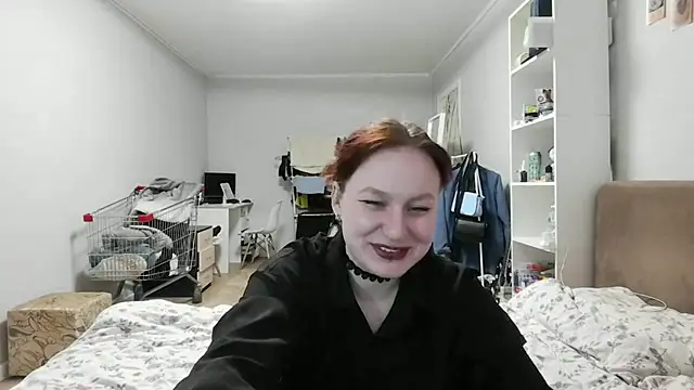 LoiseLovetto online show from 06/25/26, 06:02