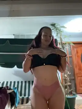 Snapshot of ArielFerrara chatting on 07/19/26, 04:21 ArielFerrara online show from 07/19/26, 04:21