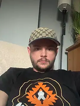 Snapshot of Ronnie153 chatting on 07/21/26, 04:58 Ronnie153 online show from 07/21/26, 04:58