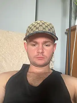 Snapshot of Ronnie153 chatting on 08/05/26, 10:31 Ronnie153 online show from 08/05/26, 10:31
