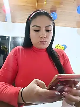 Snapshot of VargasXimena chatting on 07/02/26, 04:18 VargasXimena online show from 07/02/26, 04:18