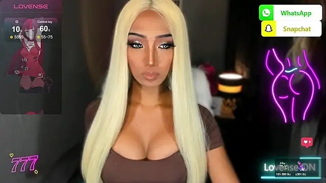 Snapshot of Attractive_Goddess_Isla chatting on 06/11/26, 11:18 Attractive Goddess Isla online show from 06/11/26, 11:18