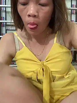 Emlyla online show from 06/11/26, 02:58