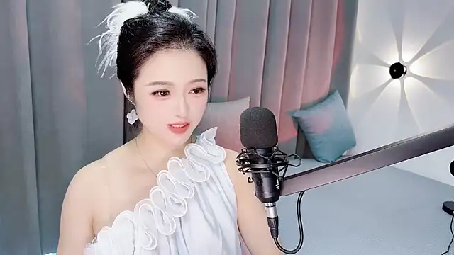 Snapshot of Momo-Wow chatting on 07/11/26, 06:03 Momo-Wow online show from 07/11/26, 06:03