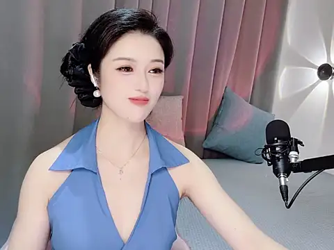 Snapshot of Momo-Wow chatting on 06/02/26, 06:35 Momo-Wow online show from 06/02/26, 06:35