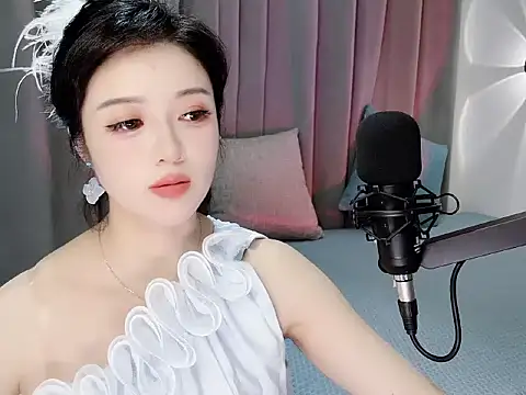 Snapshot of Momo-Wow chatting on 06/05/26, 04:50 Momo-Wow online show from 06/05/26, 04:50