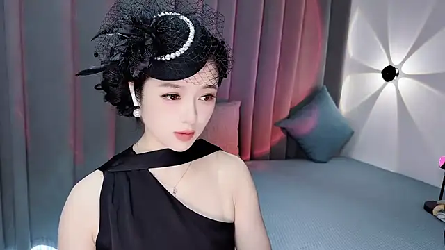 Snapshot of Momo-Wow chatting on 07/16/26, 05:37 Momo-Wow online show from 07/16/26, 05:37