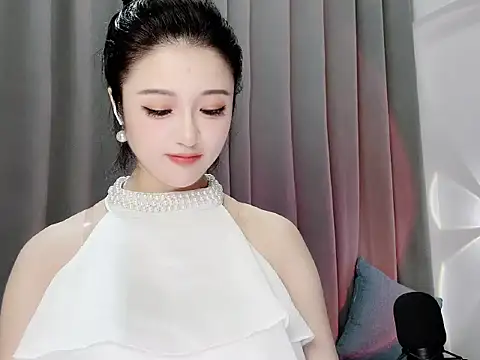 Snapshot of Momo-Wow chatting on 06/07/26, 05:23 Momo-Wow online show from 06/07/26, 05:23